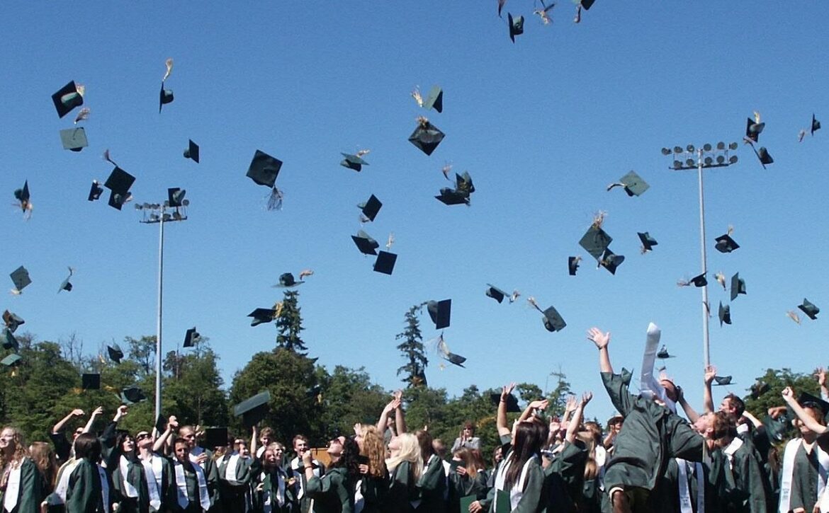greymatters-graduation-995042_1920